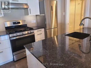 206 Manchester Ave in Ottawa, ON - Building Photo - Building Photo