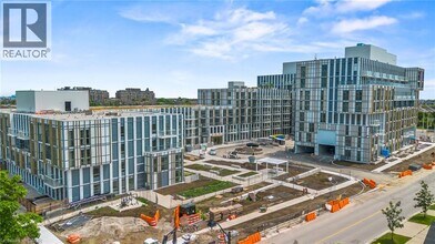 1005 Dundas St E in Oakville, ON - Building Photo - Building Photo