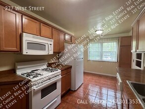 237 West St in Lansing, MI - Building Photo - Building Photo