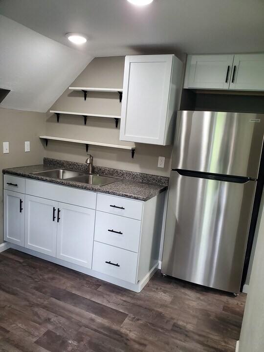303 W Cherry St, Unit Upstairs in Mt. Pleasant, MI - Foto de edificio