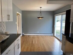 63 Hastings Dr in Stony Brook, NY - Building Photo - Building Photo