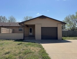 9323 W 16th St N, Unit 9323 in Wichita, KS - Building Photo