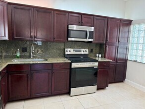 5283 Europa Dr in Boynton Beach, FL - Building Photo - Building Photo