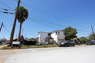 9409 Baring Cross St in Los Angeles, CA - Building Photo - Building Photo