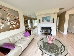 14 Angela Ln in Watertown, MA - Foto de edificio - Building Photo