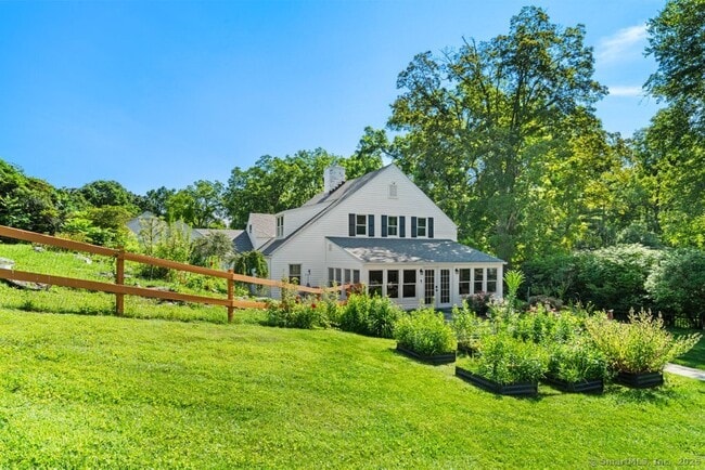 120 Obtuse Hill Rd in Brookfield, CT - Building Photo - Building Photo