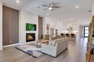 916 Pear Tree Ln in Austin, TX - Building Photo