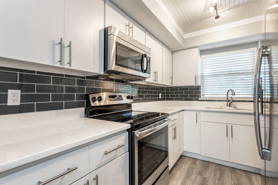 Artisan Cove Apartments in Sarasota, FL - Building Photo