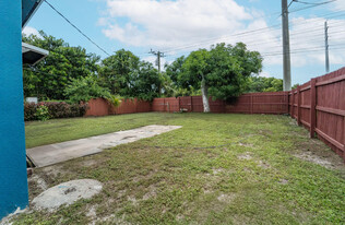 865 W 1st St in Riviera Beach, FL - Building Photo - Building Photo