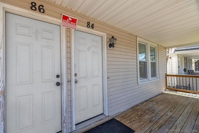 84 Dewey St in Bridgeport, CT - Building Photo - Building Photo