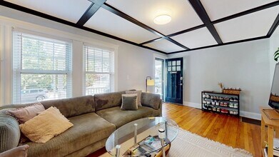 20 Wheelwright Rd in Medford, MA - Building Photo - Building Photo