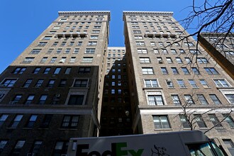 300-302 Riverside Dr in New York, NY - Foto de edificio - Building Photo