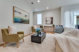 3812 San Jacinto St in Dallas, TX - Building Photo - Building Photo
