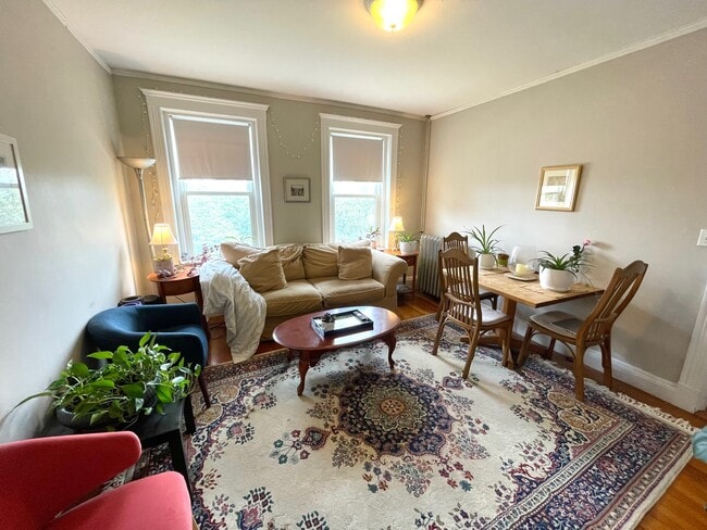 1933 Commonwealth Ave, Unit 17 in Boston, MA - Building Photo - Building Photo