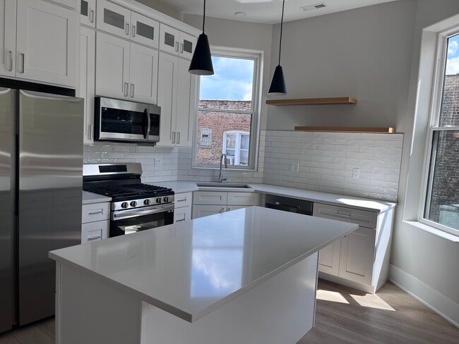 1408 W Cuyler Ave, Unit Unit3 in Chicago, IL - Building Photo - Building Photo