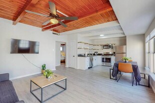 724 Truman St NE in Albuquerque, NM - Building Photo