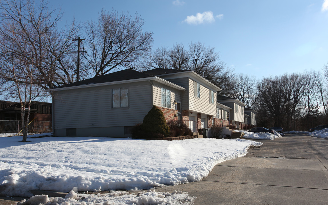 Robinson/Schlozman Duplexes in Overland Park, KS - Building Photo