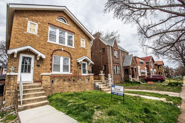7125 Tulane Ave in University City, MO - Building Photo - Building Photo