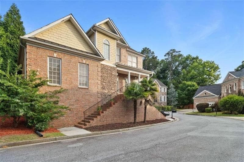 1711 Summit Glen Ln NE in Atlanta, GA - Building Photo