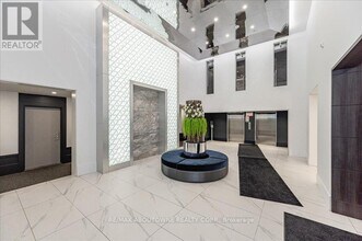 16-116 Concord Pl in Grimsby, ON - Building Photo - Building Photo