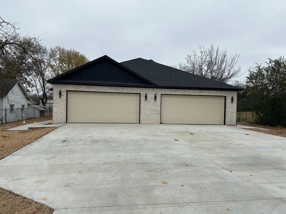 7201 Texas Rd, Unit B in Fort Smith, AR - Building Photo