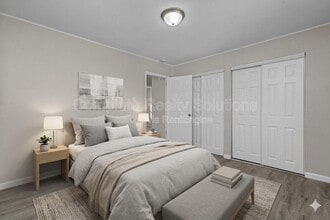 10432 Royal Dr in St. Louis, MO - Building Photo - Building Photo