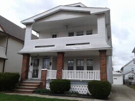2102 Chesterland Ave, Unit 2 in Lakewood, OH - Building Photo