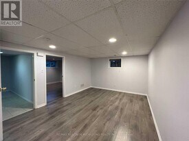 947 Oklahoma Dr in Pickering, ON - Building Photo