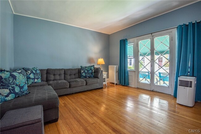 19 Genesee Ct in Utica, NY - Foto de edificio - Building Photo