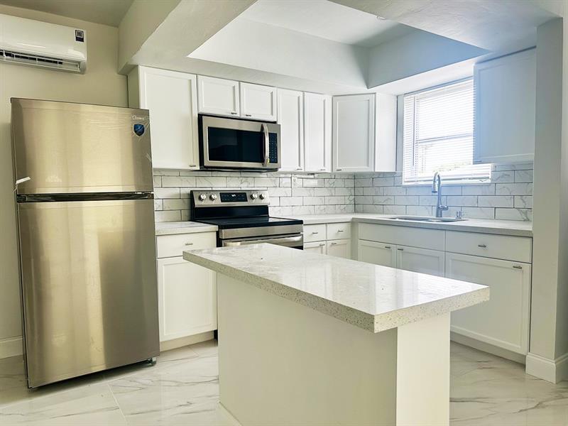 425 SW 18th Ave in Fort Lauderdale, FL - Building Photo
