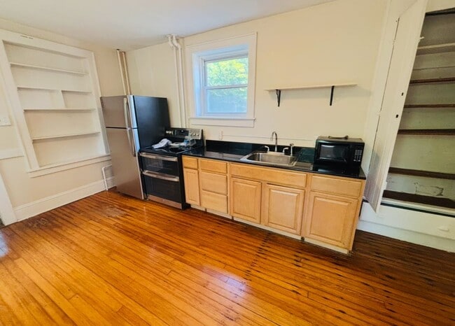306 Hudson Ave