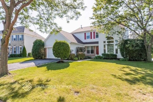 322 Clarewood Cir in Grayslake, IL - Building Photo - Building Photo