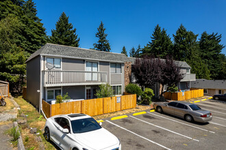 1728 S 305th Pl in Federal Way, WA - Building Photo - Primary Photo