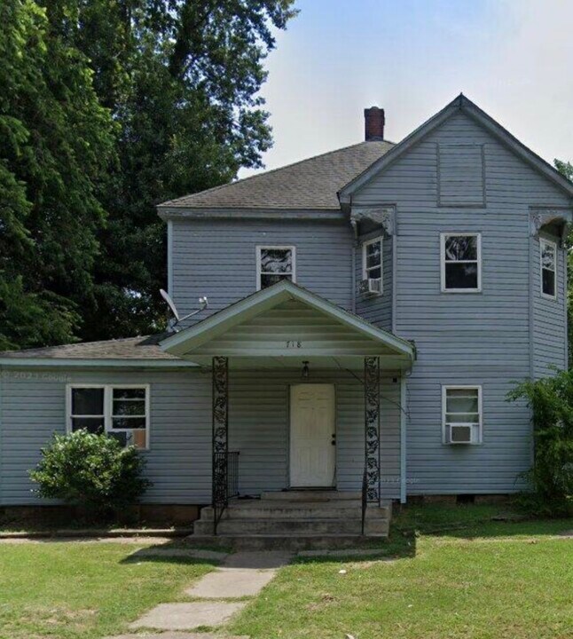 718 N 18th St, Unit 3 in Fort Smith, AR - Building Photo