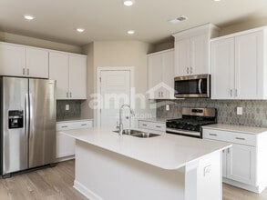 802 Treeline Rd in Moore, SC - Building Photo - Building Photo