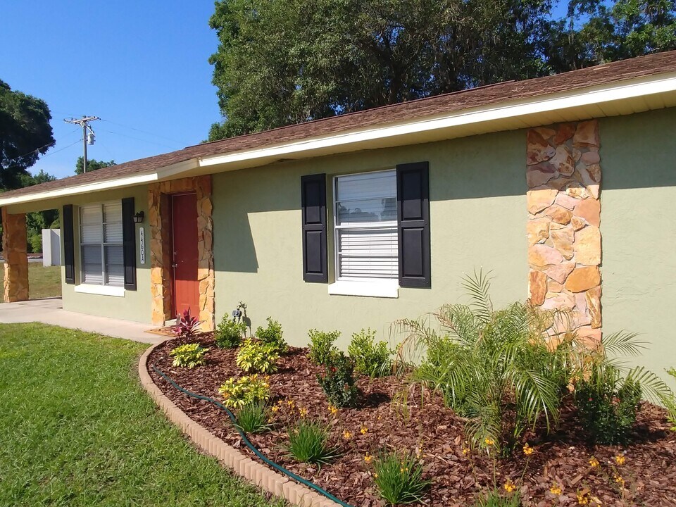 4486 Co Rd 472, Unit # B in Oxford, FL - Foto de edificio