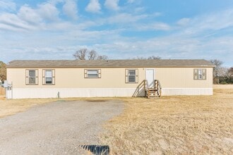 15716 Country Way in Lindale, TX - Building Photo - Building Photo
