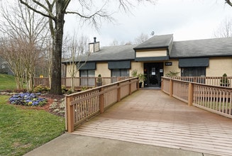 The Parke at Trinity Apartment Homes in Raleigh, NC - Foto de edificio - Building Photo