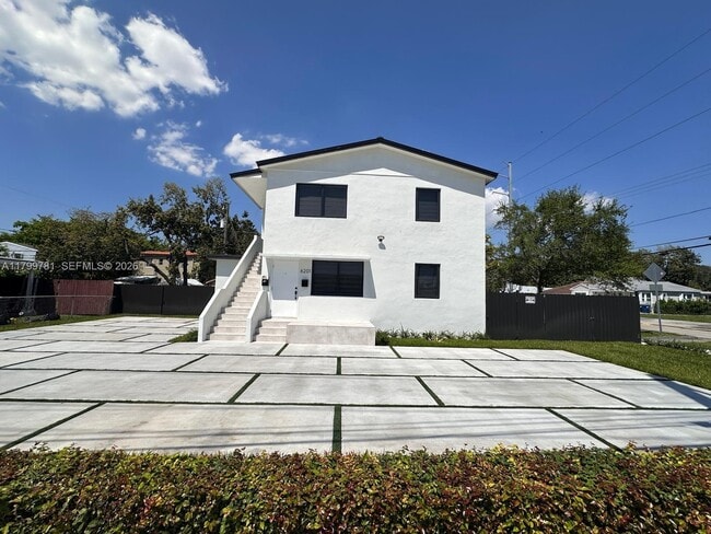 6203 SW 22nd St in Miami, FL - Building Photo - Building Photo