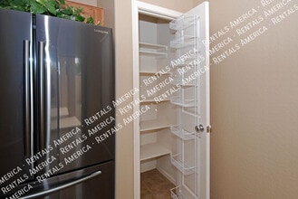 2010 S Falcon Dr in Gilbert, AZ - Building Photo - Building Photo