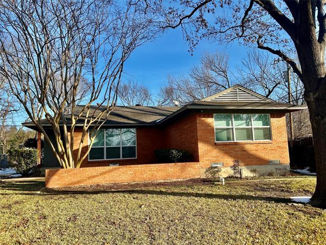 property at 888 Berkinshire Dr