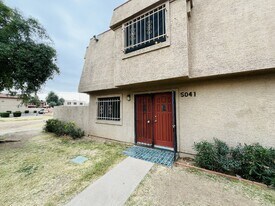 5041 N 40th Ave in Phoenix, AZ - Building Photo