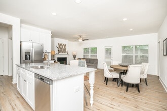 North Pointe in Calhoun, GA - Building Photo - Interior Photo