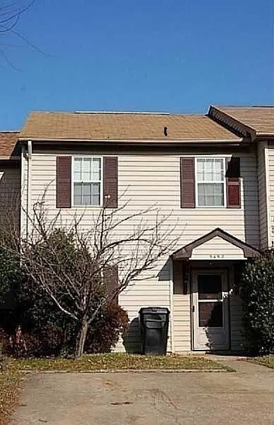 5492 Davis Way in Virginia Beach, VA - Building Photo