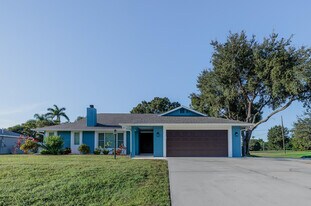 842 SE Streamlet Ave in Port St. Lucie, FL - Building Photo