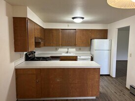 404 La Villa Dr in Lynden, WA - Building Photo