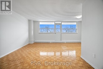 100-100 Rowena Dr in Toronto, ON - Building Photo - Building Photo