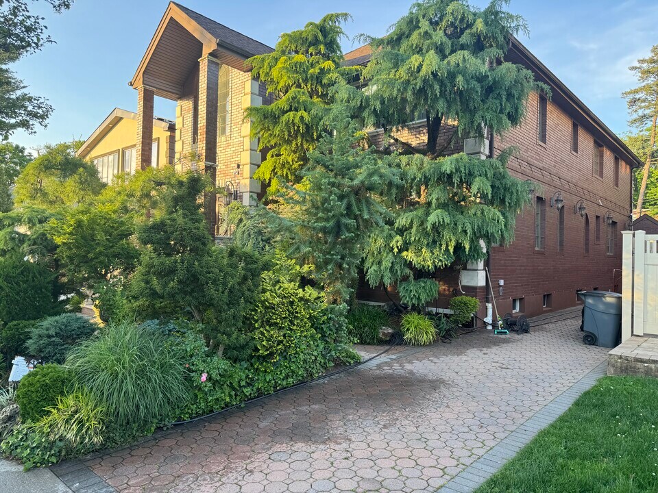 6917 185th St Rentals in Fresh Meadows, NY