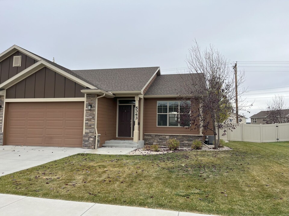 5343 Sundance Mountain Cir in Billings, MT - Building Photo