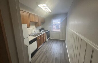 596 Lowell Ave in Cincinnati, OH - Building Photo - Building Photo